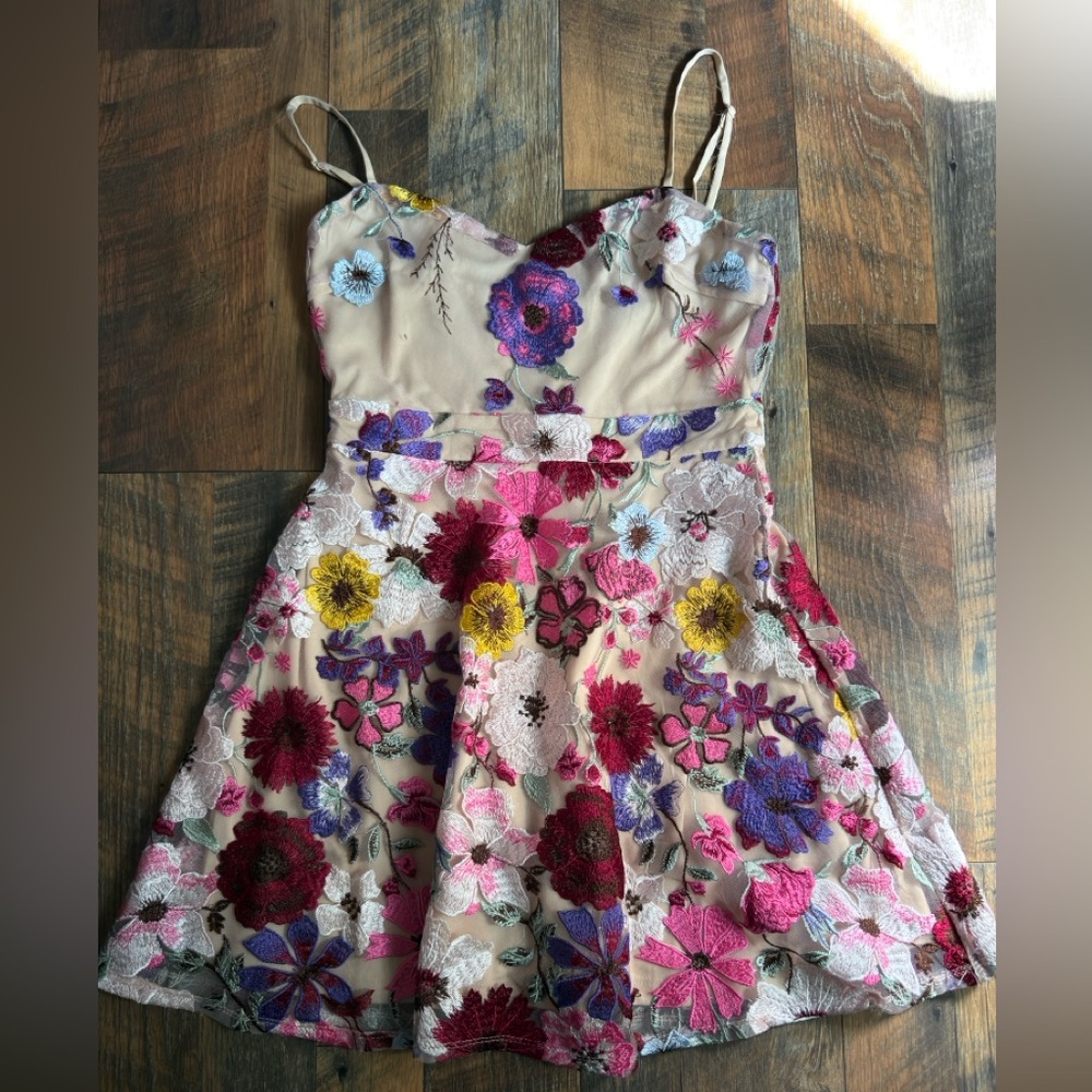 Lulus Garden Grandeur Dress Beige Floral Embroidered A-Line Mini Size small s - Picture 3 of 13